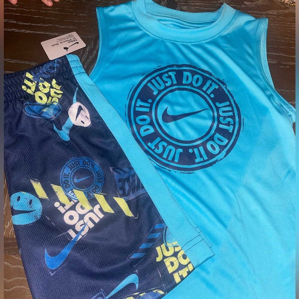 NWT boy Nike outfit